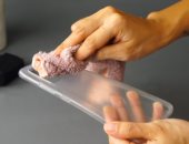 تنظيف جراب الهاتف المحمول