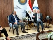 وزير البترول يبحث تسريع إجراءات اطلاق استثمارات لتعظيم القيمة المضافة من الفوسفات