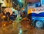 فرق الصرف الصحي بالإسكندرية في موقع كسر خط الظاهرية