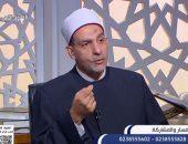 ما صحة مقولتي «اللي يحبه ربه يحبب فيه خلقه» و«الضرورات تبيح المحظورات»؟