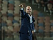 توروب يدرس تأمين وسط الأهلي أمام الزمالك