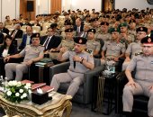 الفريق أول عبد المجيد صقر  يشهد مناقشة البحث الرئيسى لمركز الدراسات