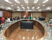 محافظ الجيزة يشهد إجراء القرعة الإلكترونية لـ1700 مدفن بطريق الفيوم