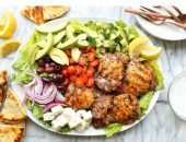 سلطة دجاج يونانية 