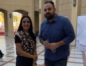 المؤلف الفلسطيني عامر ناصر  مع الزميلة لميس محمد