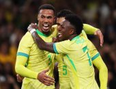 لاعبو منتخب البرازيل يحتفلون بأحد الأهداف