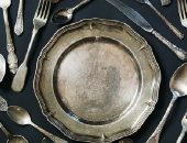 أدوات مائدة فضية.. موضة 2026