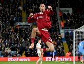 إيكتيكي يحتفل بهدفيه في مرمى ليدز