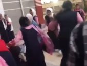 صورة من فيديو المشادة والاعتداء