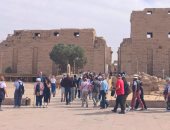 الأقصر تستقبل سياحًا من 38 دولة ينعشون الحركة الشتوية وسط أجواء مبهجة