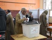 إقبال المواطنين على اللجان الانتخابية بدائرة مركز العياط للإدلاء بأصواتهم في الانتخابات