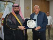 محافظ الوادي الجديد يستقبل وفدًا سعوديًا 