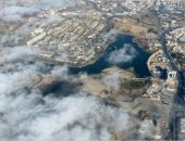 أبها بين الغيوم والضباب.. روعة الأجواء الشتوية في قلب عسير السعودية