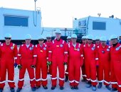 ​وزير البترول يلتقي العاملين بموقع شركة الحديثة للحفر المصرية بالكويت