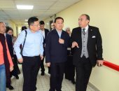 وفد من لجنة الصحة بمقاطعة هوبي الصينية 