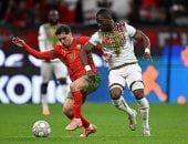 دياز لاعب المغرب امام ديانج لاعب مالي