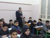 مدير تعليم الجيزة يتفقد سير الامتحانات بعدد من المدارس