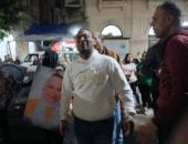 فرحة اسرة ربة منزل بعد إحالة أوراق زوجها للمفتي