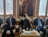 محافظ قنا يقدم التهنئة لأقباط قوص ونقادة