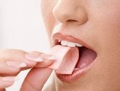 5 أكلات ومشروبات تحتوى على جزئيات بلاستيكية