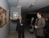 وزير الثقافة يفتتح المعرض الاستعادي «الحياة.. الحب.. الموت»