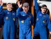 رواد فضاء الطاقم 11 يصلون إلى هيوستن 