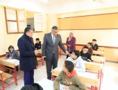 محافظ الجيزة يتفقد امتحانات الشهادة الإعدادية