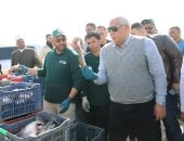 محافظ الوادي الجديد يتفقد توسعات مشروع الاستزراع السمكى