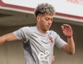 إمام عاشور لاعب فريق الأهلي