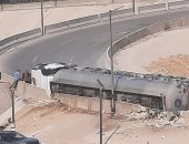 انقلاب سيارة مواد بترولية على مطلع محور حسب الله الكفراوي