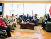 وزيرة الثقافة خلال الاجتماع