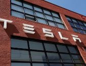 Tesla تواصل العمل على دمج CarPlay