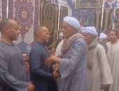 أسرة سيدة تستقبل عزائها بعد إنهاء الخصومة الثأرية بقنا