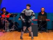 محمد تامر يبهر لجنة كاستنج بأداء استثنائي لشخصية روبوت