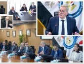 المهندس كريم بدوى وزير البترول والثروة المعدنية وجانب من الاجتماع