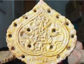 قطع أثرية مطلية بالمينا الذهبية