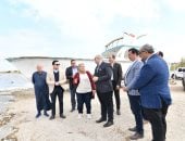 محافظ الفيوم خلال الجولة