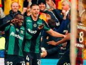 احتفال سعود عبد الحميد بهدفه الأول مع لانس