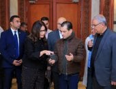 وزيرة الثقافة تتفقد مسرح مصر