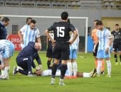 مصطفي المنيري أثناء علاج محمد حمدي لاعب بيراميدز