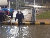 أعمال شفط وسحب تراكمات مياه