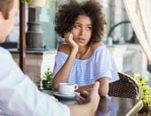 رجال 4 أبراج يعودون للتعامل برسمية مع المرأة بعد التودد