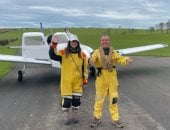 الطيار الذى حلق فوق حاملة طائرات أمريكية