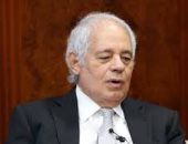 المترجم كامل يوسف حسين