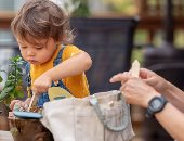 5 فوائد تعود على الطفل من العناية بالنباتات