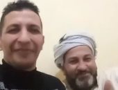 قصة «إسلام الضائع» تتحول لحديث السوشيال ميديا.. رسائل إنسانية بعد لم الشمل