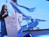 الدكتورة جيهان زكي وزيرة الثقافة