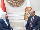 وزير العمل ومحررة اليوم السابع