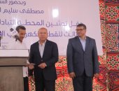 وزير النقل ومحافظ قنا يتفقدان مواقع العمل بالخط الثاني 