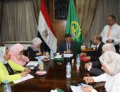 محافظ القليوبية يستمع لشكاوى المواطنين